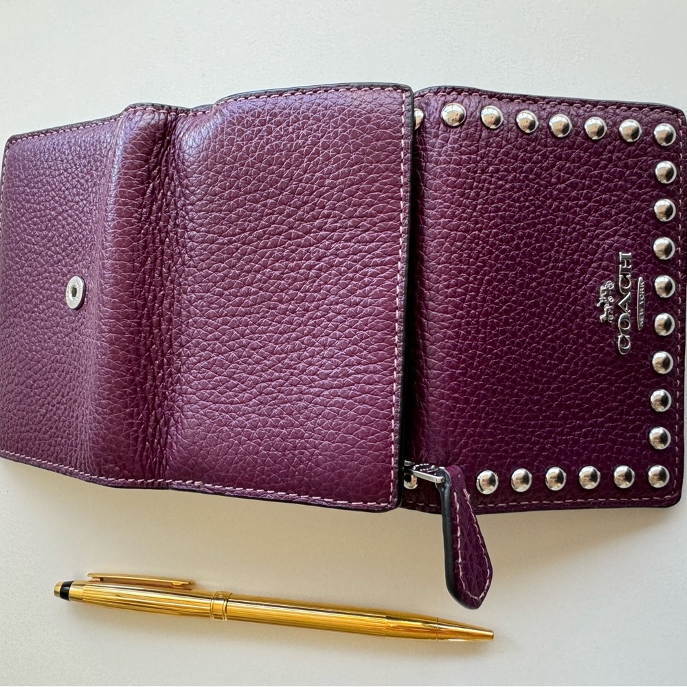 Absolutely new coach wallet. Authentic item from boutique in Aventura mall - Picture 6 of 8